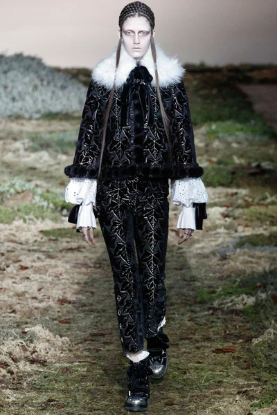 Look 5